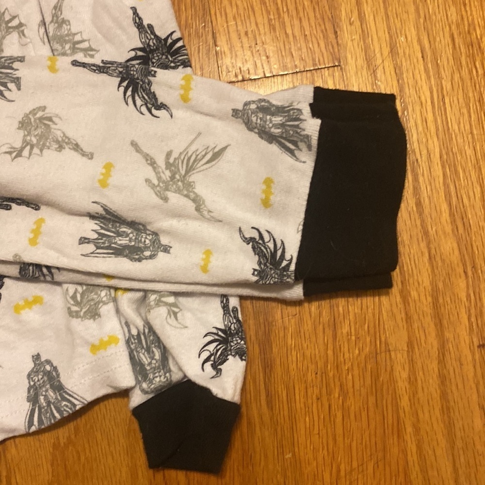 Batman Pajamas - Picture 8 of 9